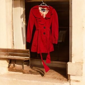 Beautiful Atmosphere Stylish Red Women's Trench Coat with tie up waist